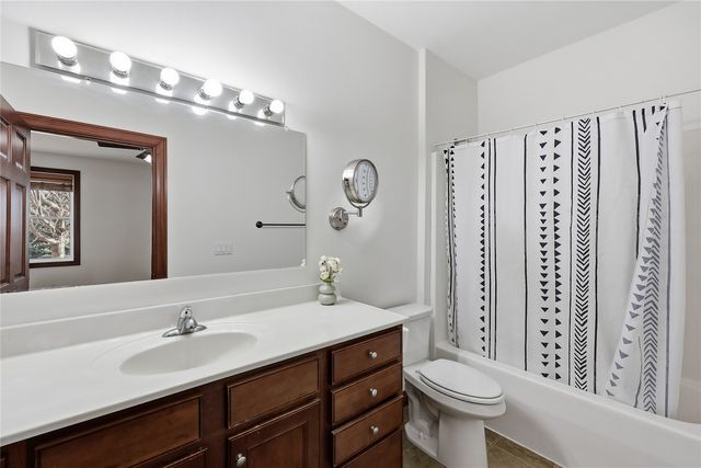 2815 44th St, Marion, IA 52302