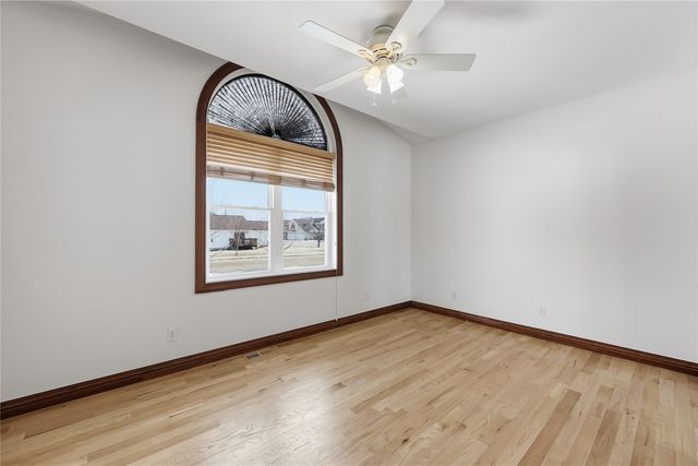 2815 44th St, Marion, IA 52302