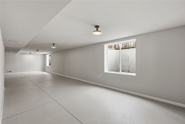 2815 44th St, Marion, IA 52302