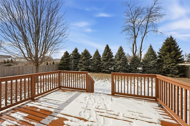 2815 44th St, Marion, IA 52302