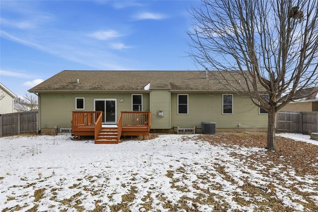 2815 44th St, Marion, IA 52302