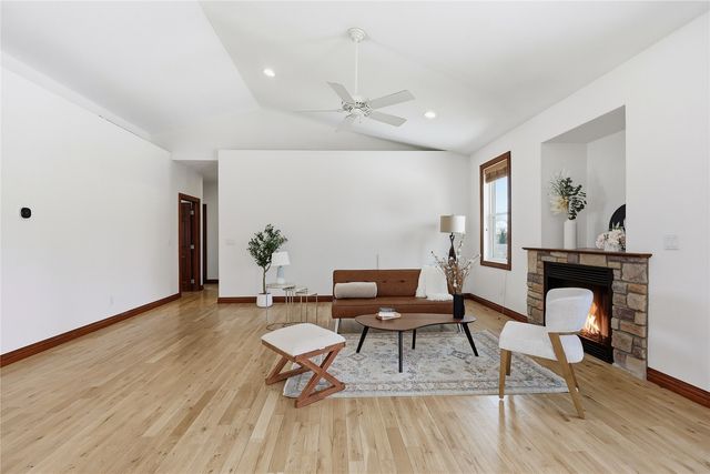 2815 44th St, Marion, IA 52302