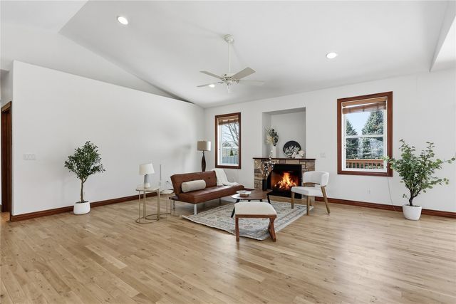 2815 44th St, Marion, IA 52302