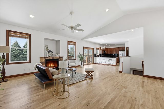 2815 44th St, Marion, IA 52302