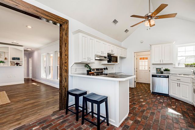 40261 Parker Rd, Prairieville, LA 70769