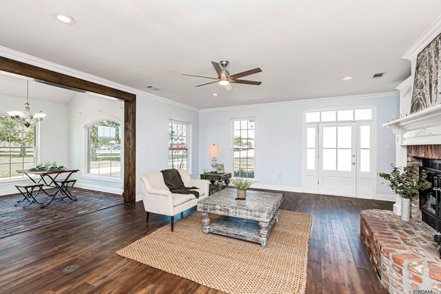 40261 Parker Rd, Prairieville, LA 70769