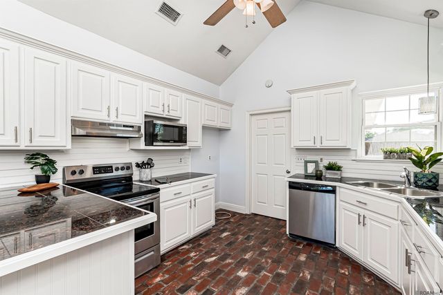 40261 Parker Rd, Prairieville, LA 70769