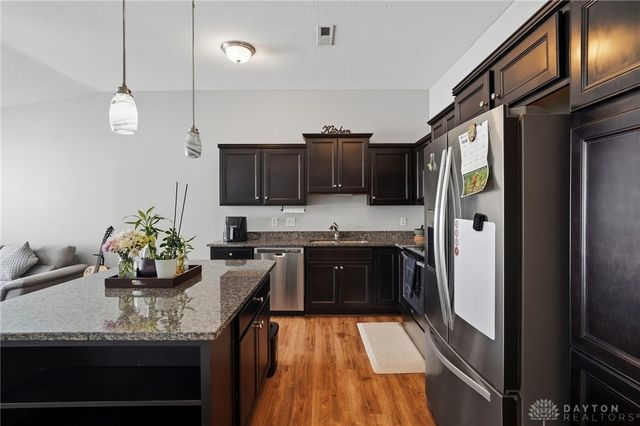 136 Waterhaven Way, Springboro, OH 45066