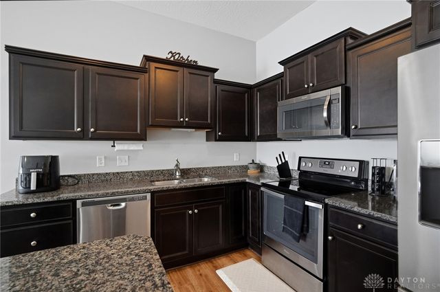 136 Waterhaven Way, Springboro, OH 45066