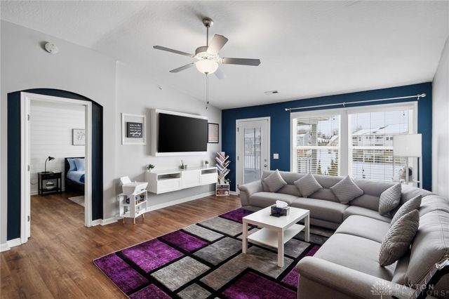 136 Waterhaven Way, Springboro, OH 45066