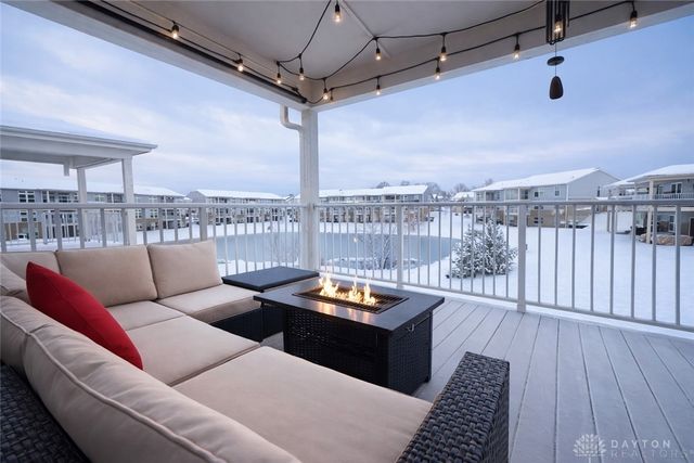 136 Waterhaven Way, Springboro, OH 45066