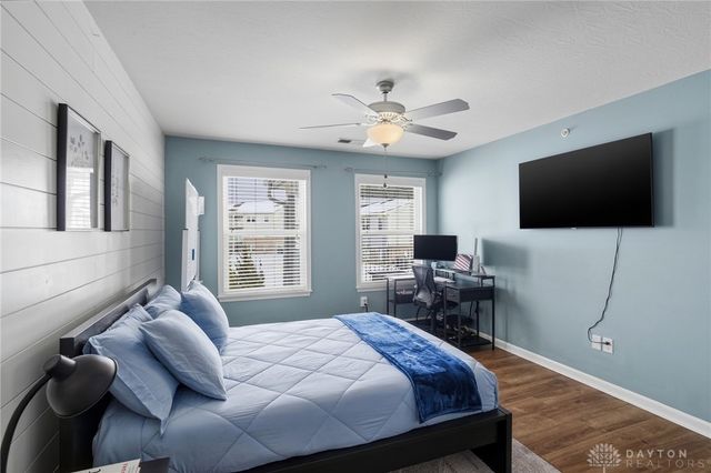 136 Waterhaven Way, Springboro, OH 45066