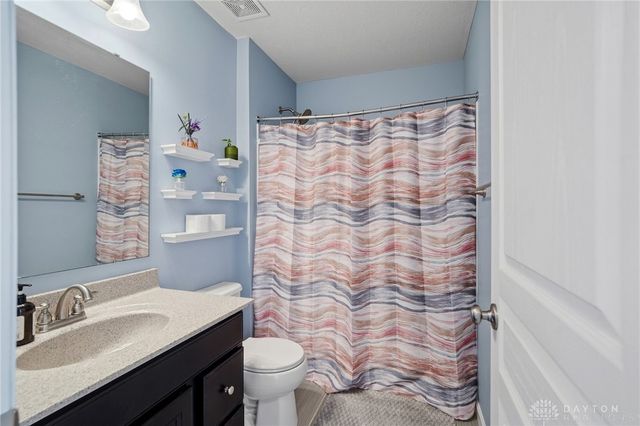 136 Waterhaven Way, Springboro, OH 45066