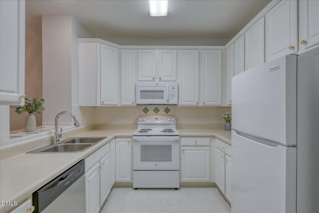 114 Knotts Valley Lane, Cary, NC 27519