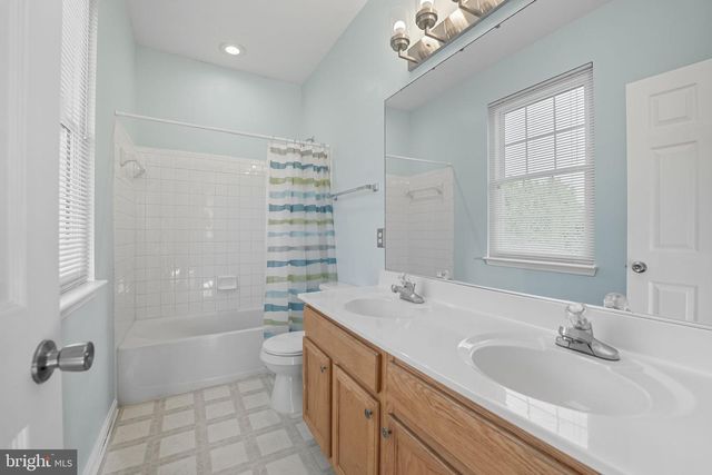 12410 IONA SOUND DR, Bristow, VA 20136