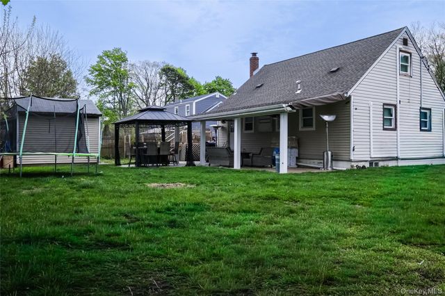 7 Oak Street, Brentwood, NY 11717