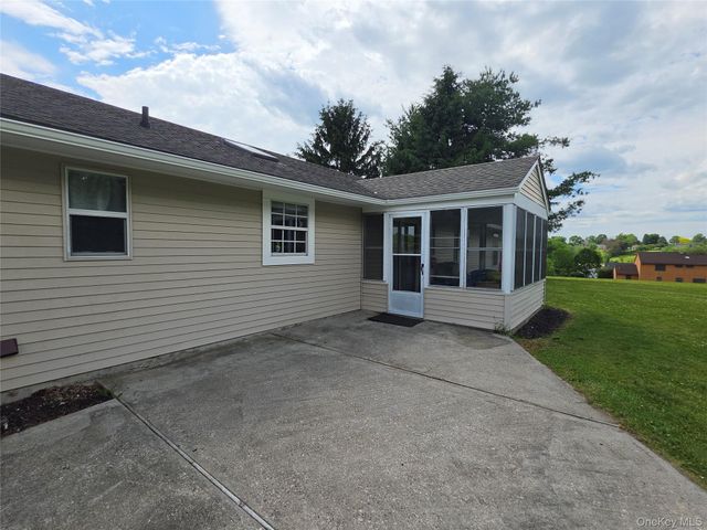 30 Shore Boulevard, Slate Hill, NY 10973