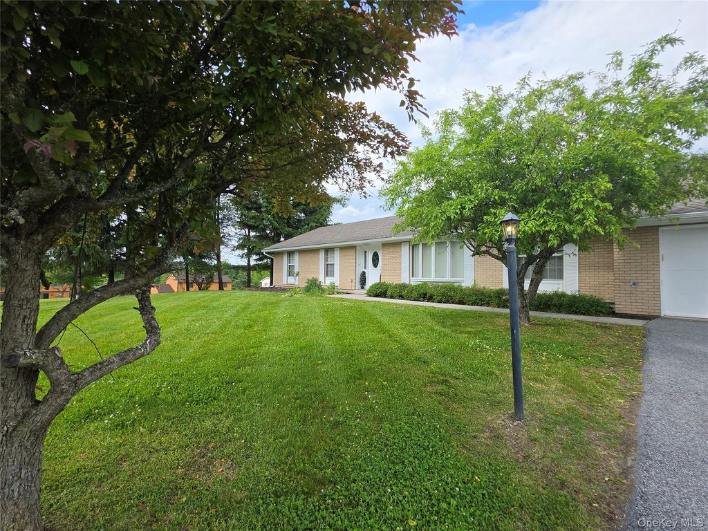 30 Shore Boulevard, Slate Hill, NY 10973