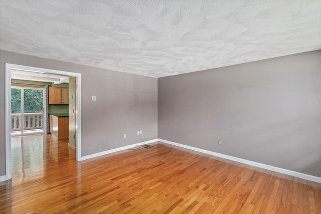 46 Pawtucket Blvd 32, Tyngsborough, MA 01879