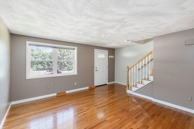 46 Pawtucket Blvd 32, Tyngsborough, MA 01879
