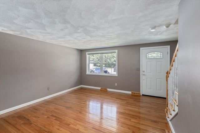 46 Pawtucket Blvd 32, Tyngsborough, MA 01879