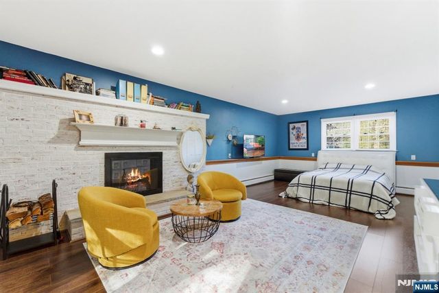 29 Albertine Place, West Milford, NJ 07438