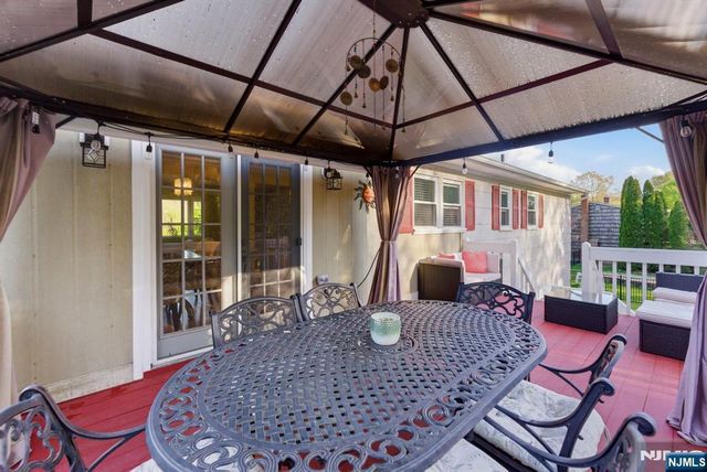 29 Albertine Place, West Milford, NJ 07438