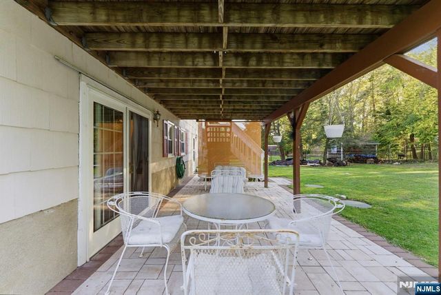 29 Albertine Place, West Milford, NJ 07438