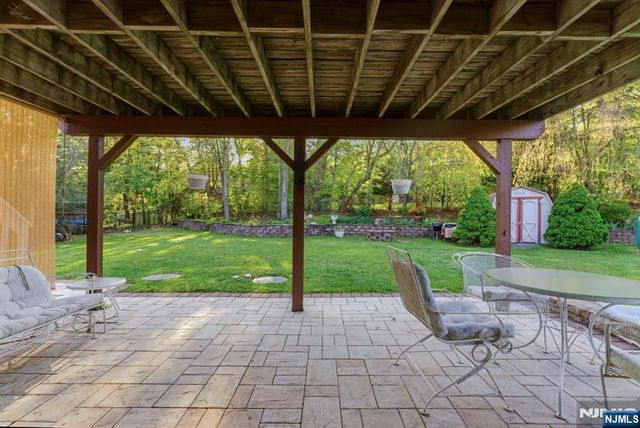 29 Albertine Place, West Milford, NJ 07438