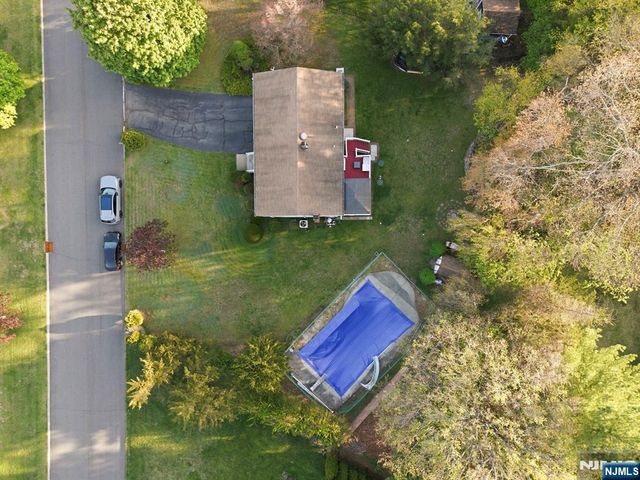 29 Albertine Place, West Milford, NJ 07438