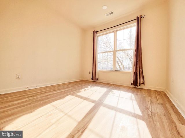 605 VILLAGER CIR, Baltimore, MD 21222