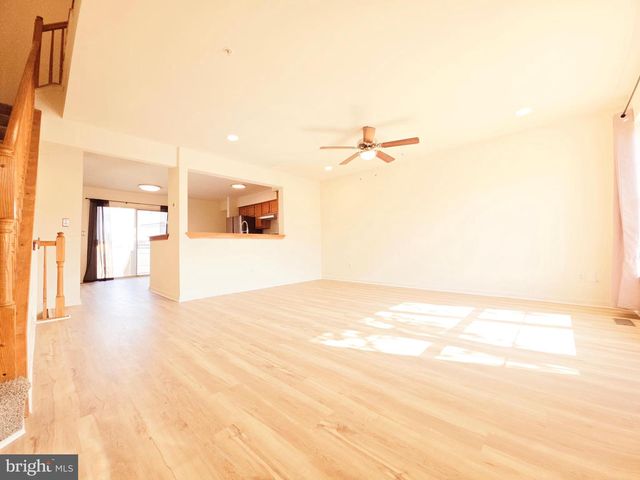 605 VILLAGER CIR, Baltimore, MD 21222