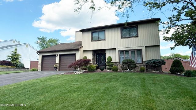 14 Heathrow Lane, Old Bridge, NJ 08857