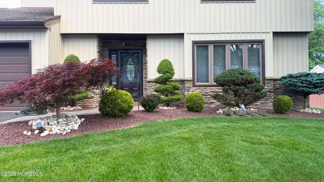 14 Heathrow Lane, Old Bridge, NJ 08857