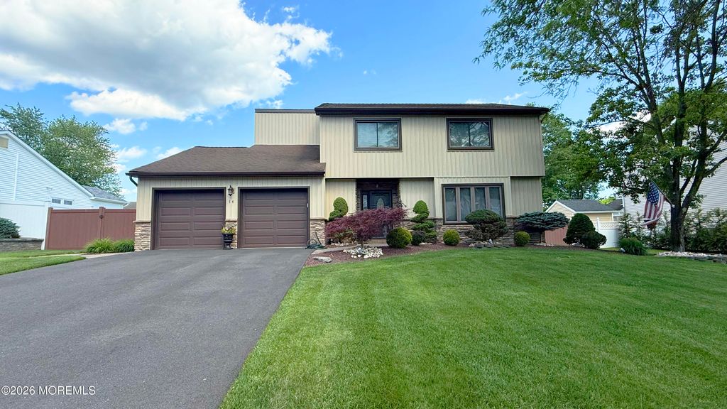 14 Heathrow Lane, Old Bridge, NJ 08857