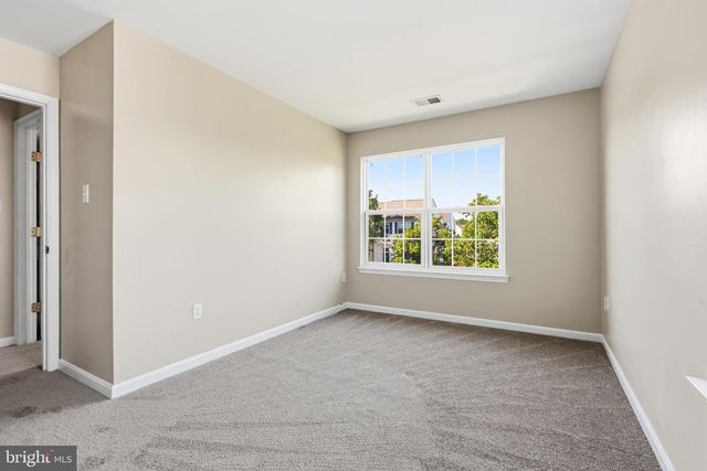 8699 FARNHAM WAY, Bristow, VA 20136