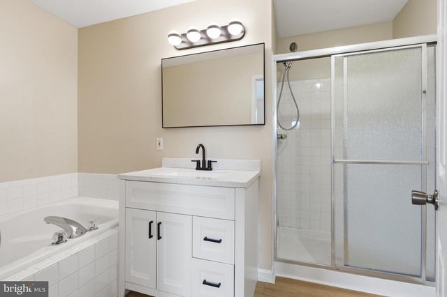 8699 FARNHAM WAY, Bristow, VA 20136