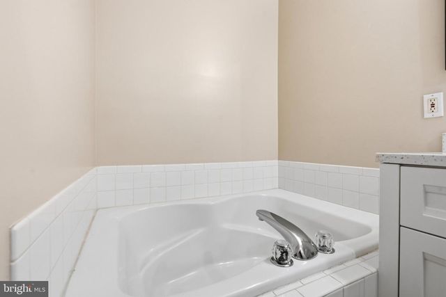 8699 FARNHAM WAY, Bristow, VA 20136