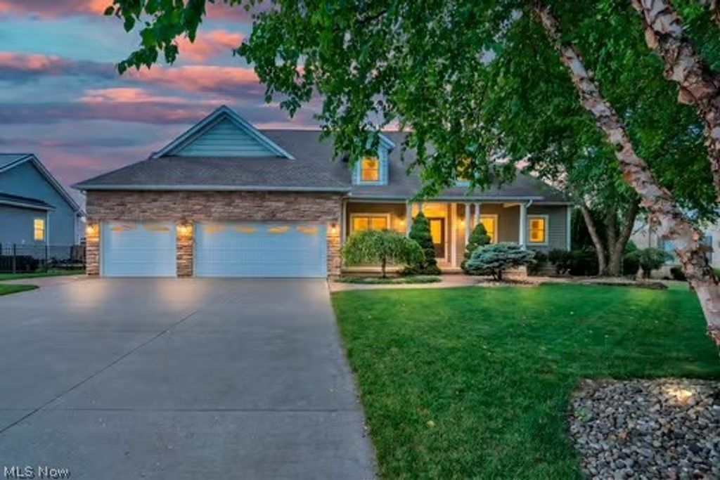 3223 Evelynton Place E, Stow, OH 44224
