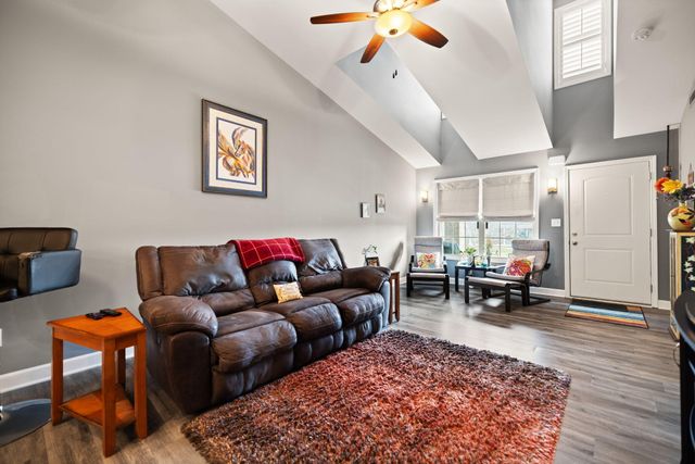 717 Newtown Springs Drive, Lexington, KY 40511