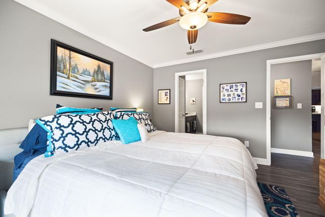 717 Newtown Springs Drive, Lexington, KY 40511