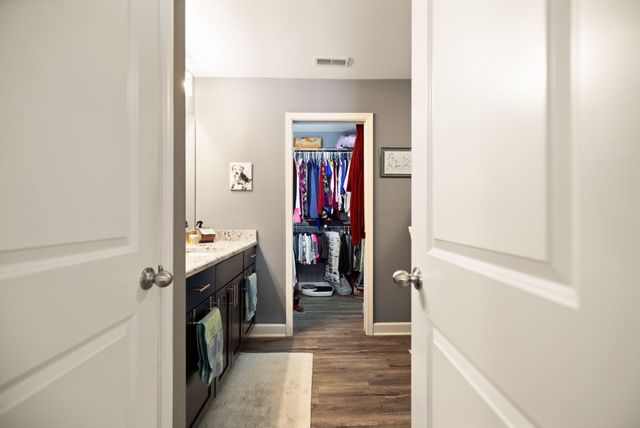 717 Newtown Springs Drive, Lexington, KY 40511