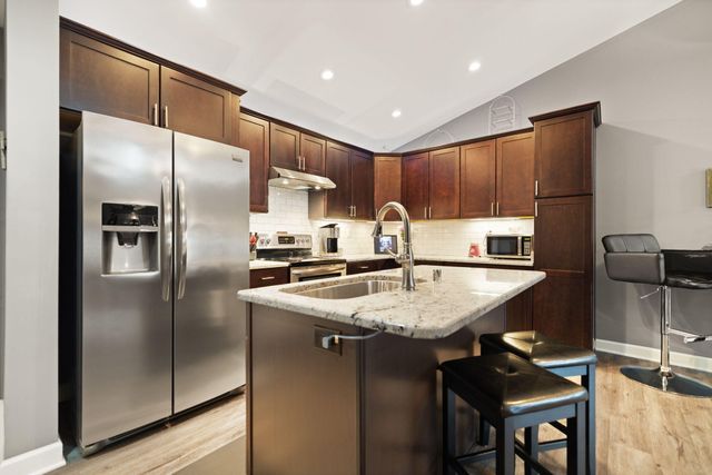 717 Newtown Springs Drive, Lexington, KY 40511