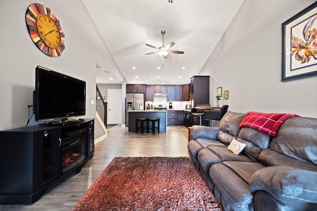 717 Newtown Springs Drive, Lexington, KY 40511