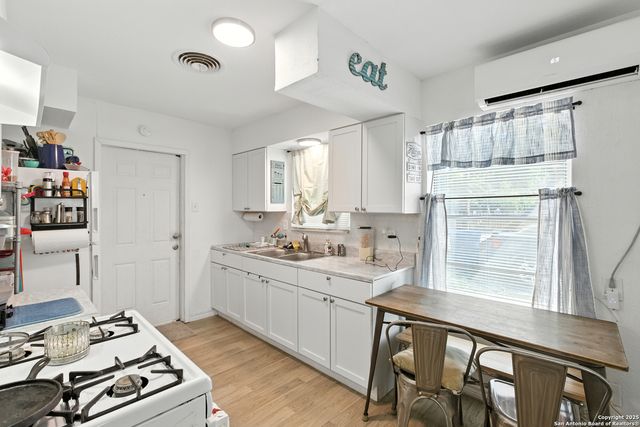 511 Venice, San Antonio, TX 78201