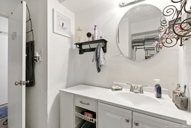 511 Venice, San Antonio, TX 78201