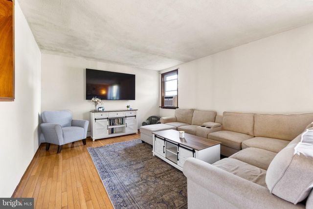 73 EVERGREEN, Doylestown, PA 18901
