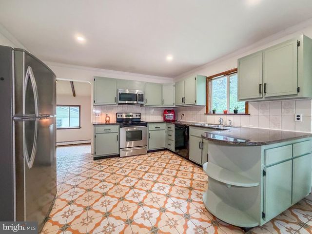 73 EVERGREEN, Doylestown, PA 18901
