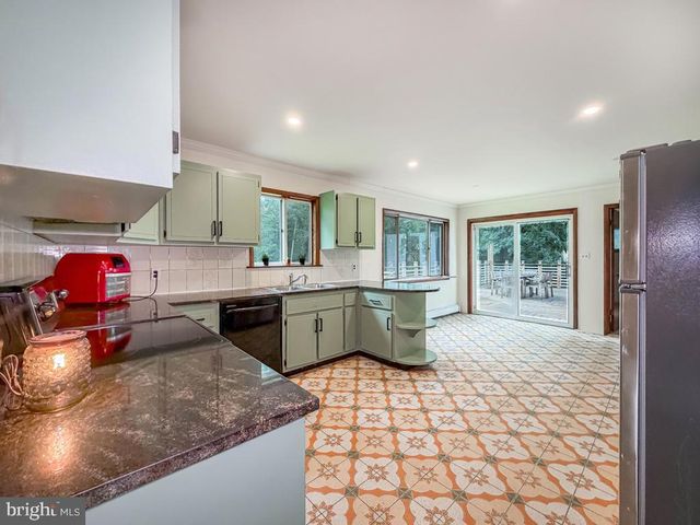 73 EVERGREEN, Doylestown, PA 18901