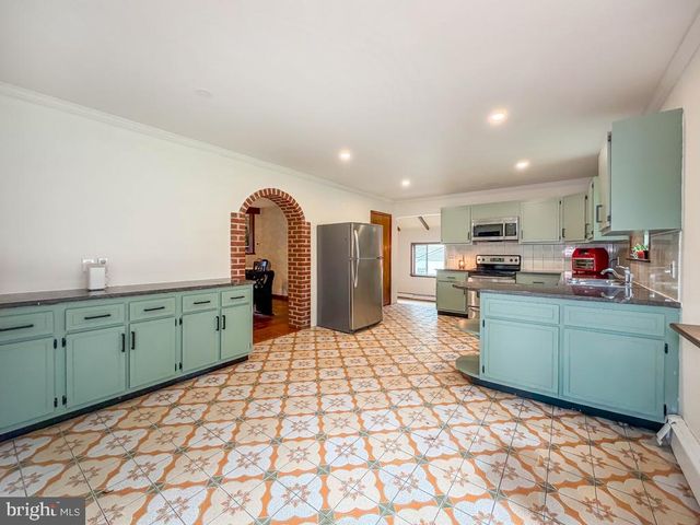 73 EVERGREEN, Doylestown, PA 18901